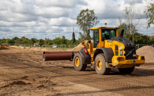 A forklift brings drainage pipes to the installation site | Pipelife