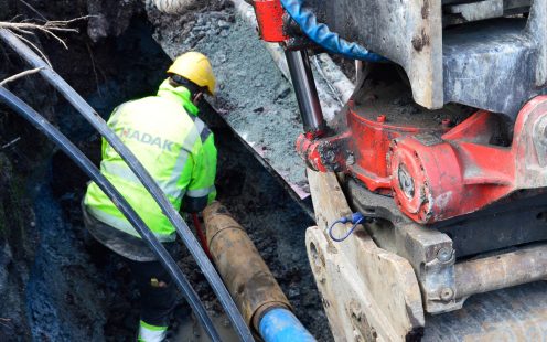 An installer preparing a PE 100 RC pipe for trenchless installation | Pipelife