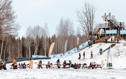 The slope of Baldones Jib Parks with several athletes preparing for the competition and their supporters watching | Pipelife