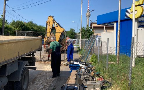 Two installers working at the site | Pipelife