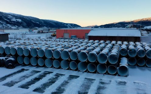 Transporting drainage pipes to Iceland from Norway